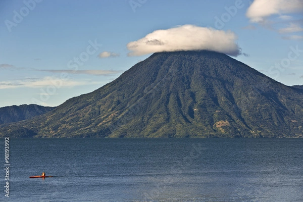 Obraz Vulkan in Guatemala am Atitlan See