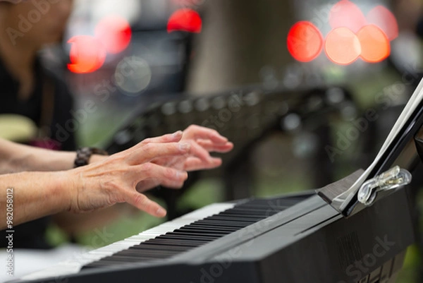 Obraz 仙台ジャズフェスティバル　屋外での心地よいピアノ演奏