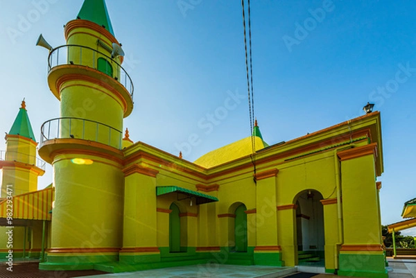 Fototapeta Riau Sultan Grand Mosque has four minarets that function to call for prayer five times a day.