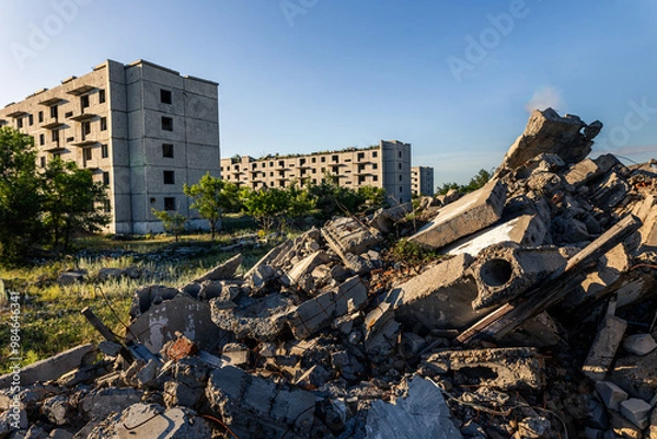 Fototapeta destroyed city buildings post apocalyptic empty apartments