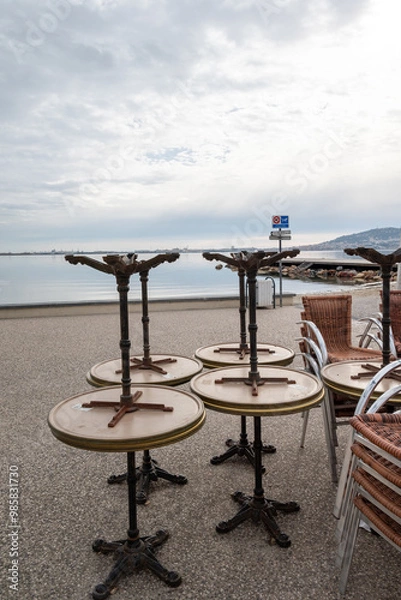 Obraz les tables sont rangées