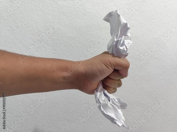 Obraz hand holding a paper 