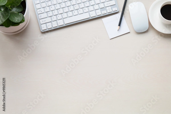 Obraz Zapasy biurowe na drewnianym biurku