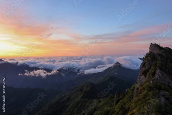 Obraz 夜明け前の石鎚山頂上からの朝焼け