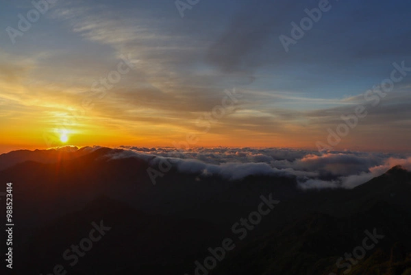 Fototapeta 石鎚山頂上からの朝焼けと御来光