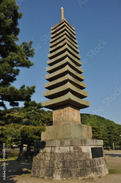 Fototapeta 浮島十三重の石塔