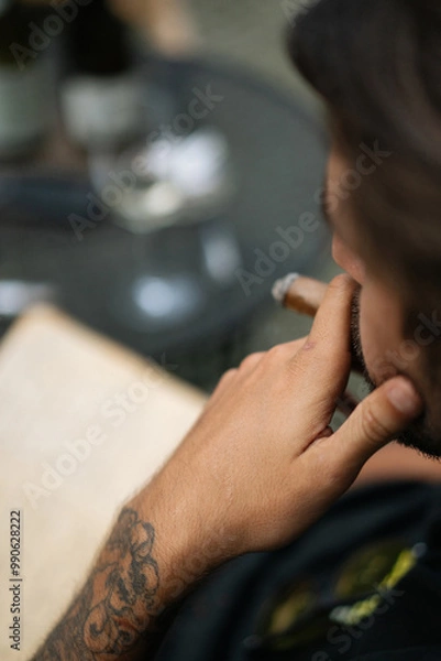 Obraz man smoking cigar