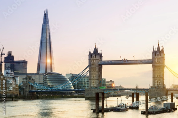 Fototapeta Londyn, most Shard i Tower Bridge o zachodzie słońca