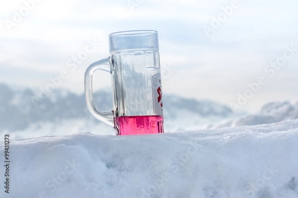 Obraz An der Schneebar – Ein Skiwasser mit bester Aussicht