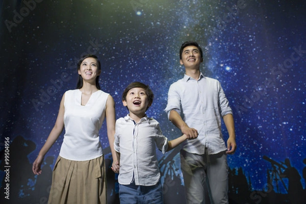 Obraz Young family in science and technology museum