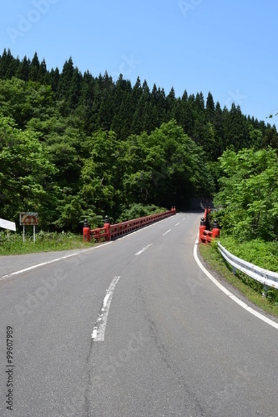 Fototapeta 山岳道路／山形県の庄内地方で、山岳道路を撮影したドライブイメージの写真です。