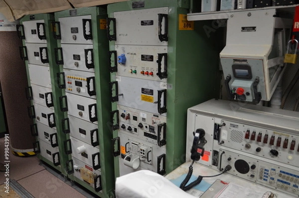 Obraz Cold War Nuclear Bunker Launch Control Computers
