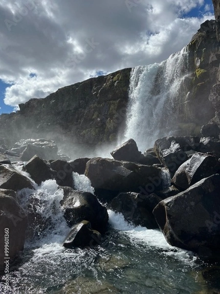 Fototapeta waterfall and rocks in Iceland