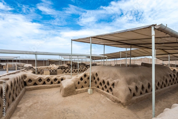 Fototapeta The ancient ruins of Chan Chan in Peru