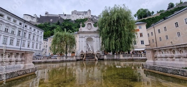 Fototapeta Salzburg is an Austrian city located near the border with Germany, known for its rich cultural heritage and stunning baroque architecture. It is famously the birthplace of composer Wolfgang Amadeus Mo