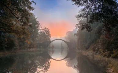 Fototapeta Magiczny Most nad Tajemniczym Jeziorem