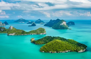 Fototapeta Tropikalna grupa wysp w Ang Thong National Marine Park.
