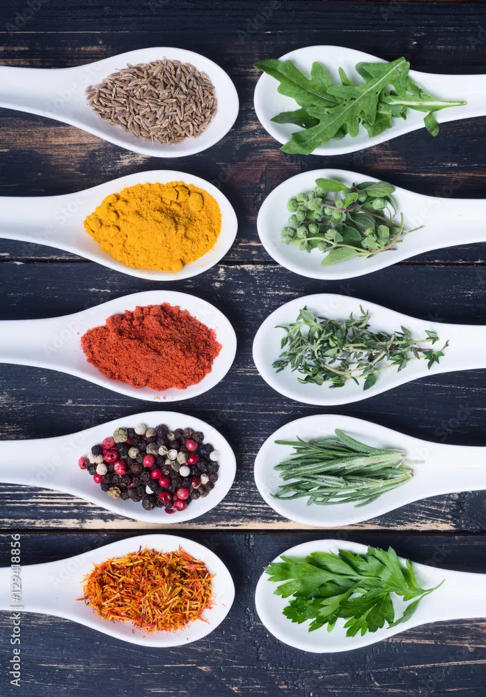 Fototapeta asortyment indyjskich przypraw i ziół