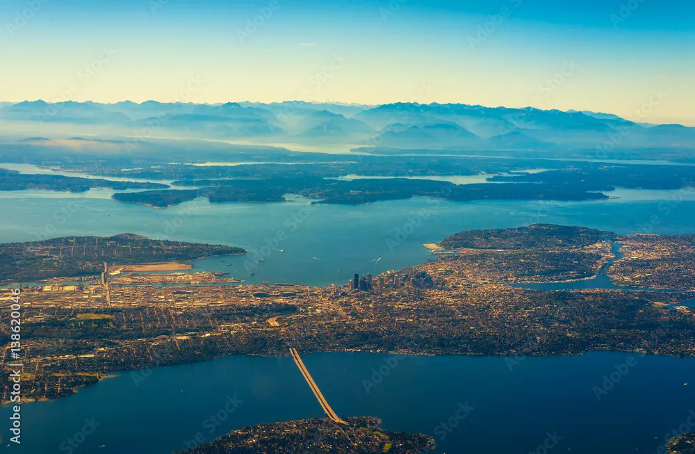 Fototapeta Widok z lotu ptaka Seattle, Waszyngton, Puget Sound i Góry Olimpijskie