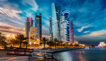 Fototapeta Miasto Doha w Katarze o zachodzie słońca