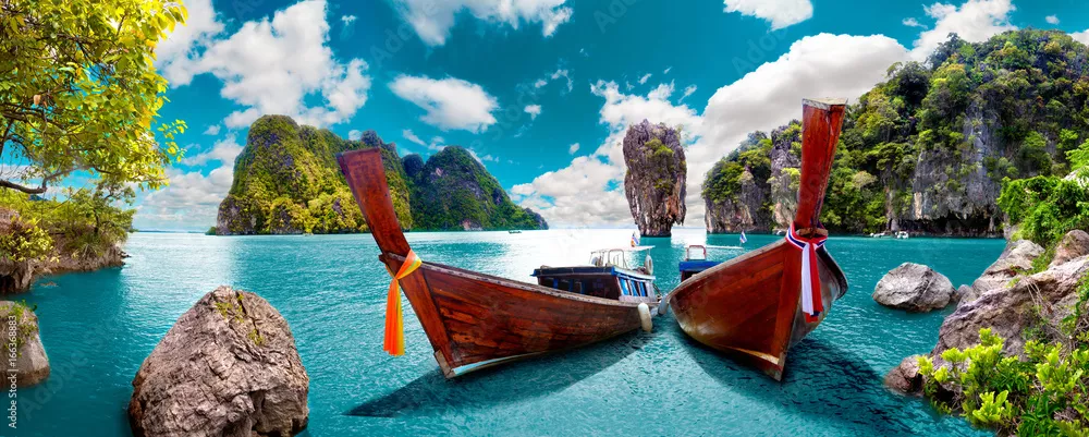 Fototapeta Malowniczy krajobraz Tajlandii. Plaża Phuket i wyspy. Podróże i przygody w Azji