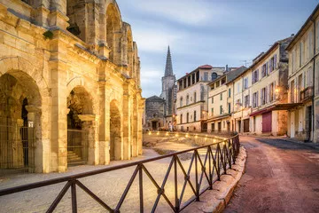 Fototapeta Amfiteatr w Arles i Stare Miasto we Francji