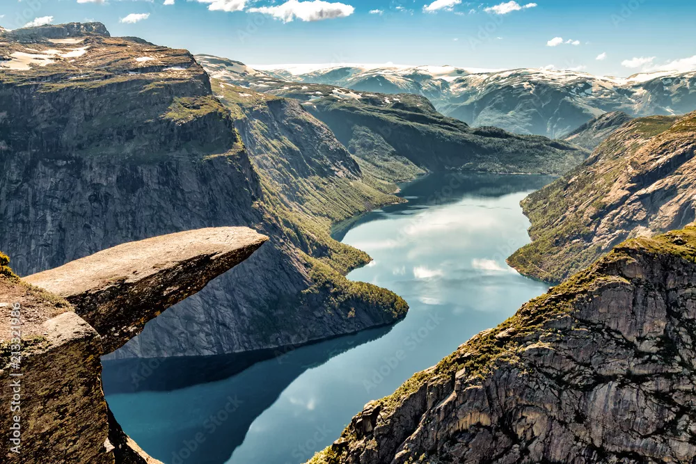 Fototapeta Trolltunga Norwegia - wędrówki na wakacjach