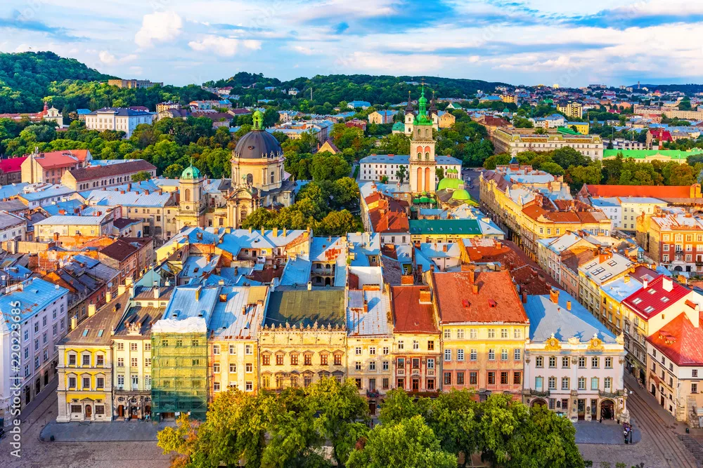 Fototapeta Widok z lotu ptaka na Stare Miasto we Lwowie, Ukraina