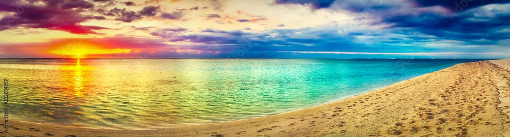 Obraz Magiczny Zachód Słońca nad Tropikalną Plażą