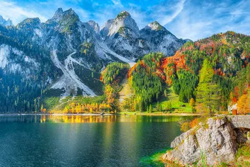 Fototapeta Autumn Scenerie z Dachstein Mountain Summit, odzwierciedlając w krystalicznie przezroczysty jezioro Gosause Mountain