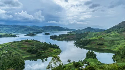Fototapeta Panoramiczny widok z jeziora Bunyonyi w Ugandzie