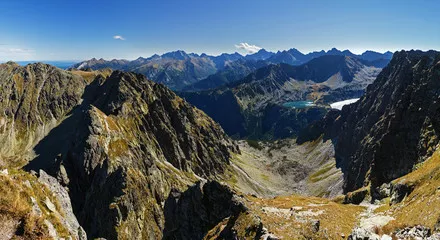 Fototapeta Panorama Przedniego Stawu i Wielkiego Stawu Polskiego oraz schroniska w Dolinie Pięciu Stawów Polskich, Tatry