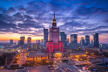 Obraz widok na Pałac Kultury w stolicy Polski, Warszawie