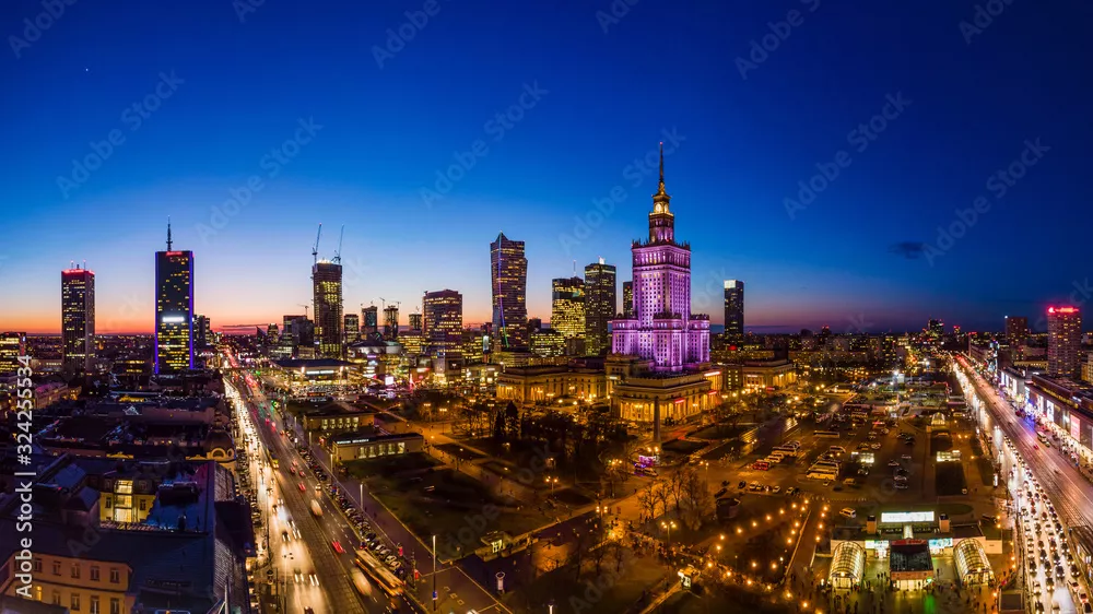 Fototapeta Warszawa, widok na centrum miasta o zachodzie slońca