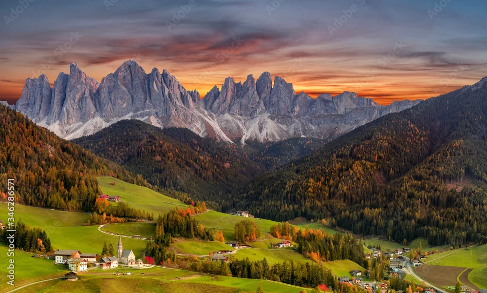 Fototapeta Magiczna Panorama Gór w Zachodzącym Słońcu