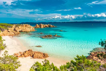 Obraz Niesamowita różowa piaszczysta plaża na wyspie Budelli, Maddalena Archipelag, Sardynia