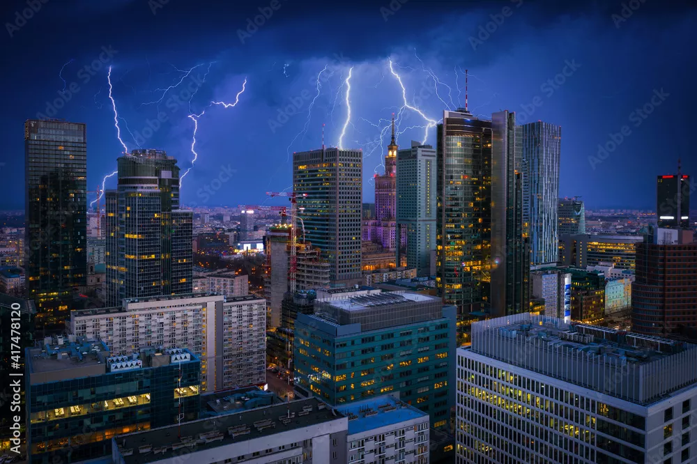 Obraz Burzowa Noc w Miejskiej Metropolii