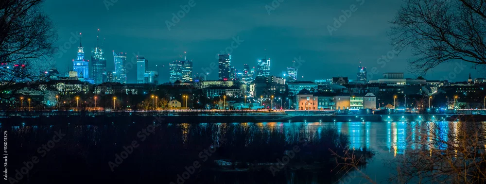 Obraz Nocna Panorama Miasta Nad Rzeką