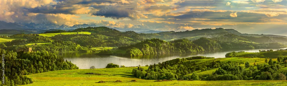 Fototapeta Panorama jeziora Czorsztyńskiego, ruiny zamku