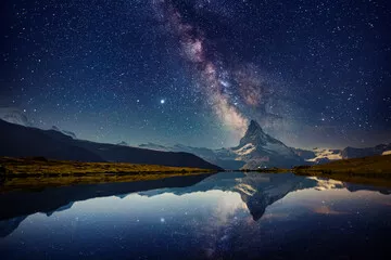Obraz Magia Gwiaździstego Nieba nad Górskim Jeziorem