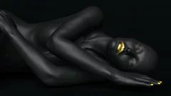 Obraz Złote Refleksy na Czarnej Tajemnicy