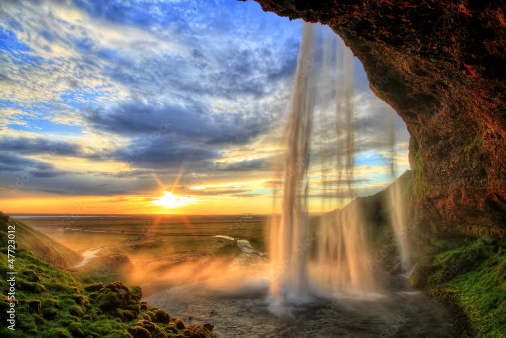Obraz Seljalandsfoss siklawa przy zmierzchem w HDR, Iceland