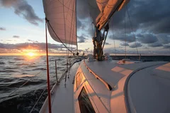 Obraz Żeglując ku Zachodzącemu Słońcu