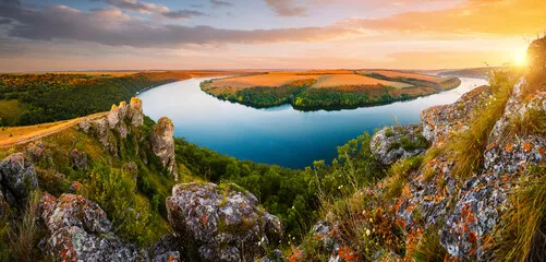 Obraz Malowniczy Zachód Słońca nad Krętą Rzeką w Naturalnym Kanionie