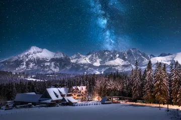 Obraz The Milky Way over the Tatras. Winter, mountain panorama, night. Poland, Zgorzelisko Clearing.
Droga mleczna nad Tatrami. Zima, panorama gór, noc. Polska. Polana Zgorzelisko. 