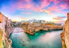 Obraz Zapierający dech w piersiach widok na malownicze wybrzeże Polignano a Mare