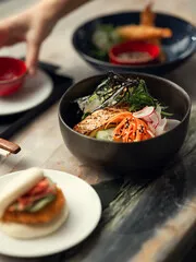 Obraz japoński lunch sushi bowl