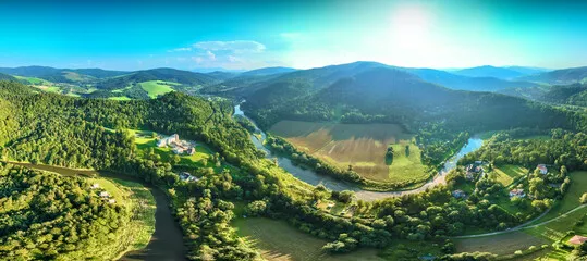 Fototapeta Lot nad Żegiestowem-Zdrojem latem. Piękny, letni, krajobraz.