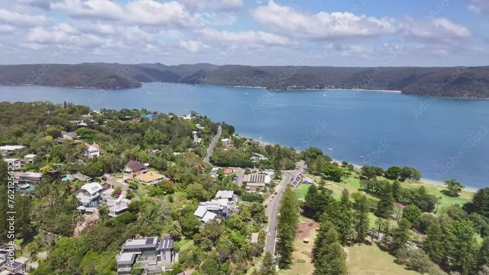 Fototapeta Nad domami w Palm Beach i klubem golfowym w kierunku Pittwater dalej