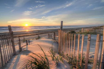 Fototapeta Wschód słońca widziany z wydm na Outer Banks w Karolinie Północnej wokół plaży Corolla we wrześniu 2014 roku.
